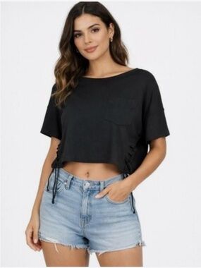 HALARA Black Lace-Up Crop Tee